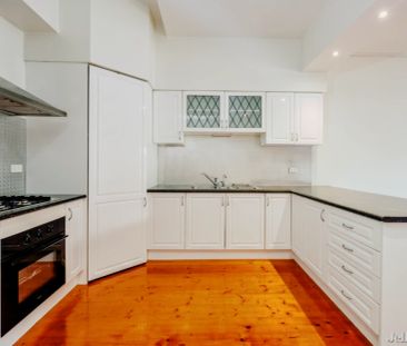 2 Bed, 1 Bath - Photo 5