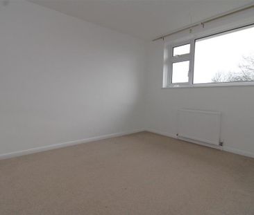 3 bedroom end of terrace house to rent - Photo 6
