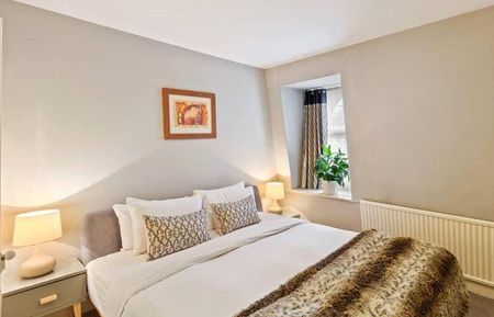 3 bedroom flat to rent - Photo 5