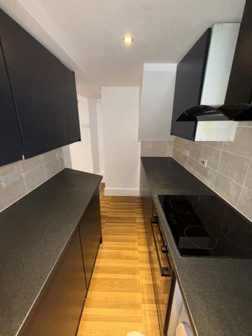4 bedroom terraced house to rent - Photo 5