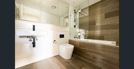 Spacious Two Bedroom with Two Bathroom Near Station - Photo 2