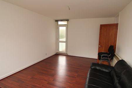 £1,050 - References Pending - Photo 2