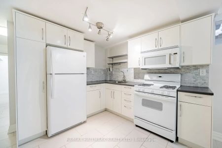 1041 St Clarens Avenue #Basement - Photo 3