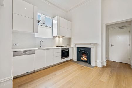 Good as New with Period Charm - Photo 2