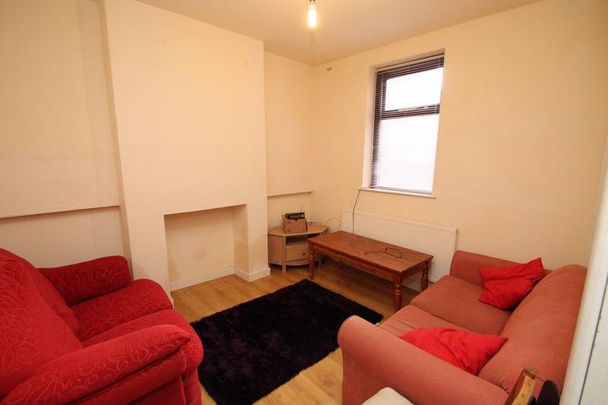 4 bedroom terraced house to rent - Photo 1