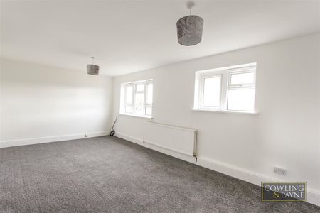 Appletree Way, Wickford, Essex - Photo 2