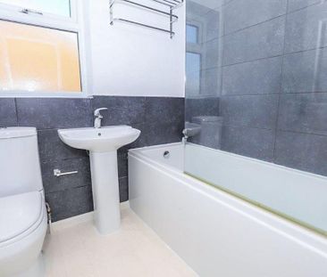 2 bedroom semi-detached house to rent - Photo 4