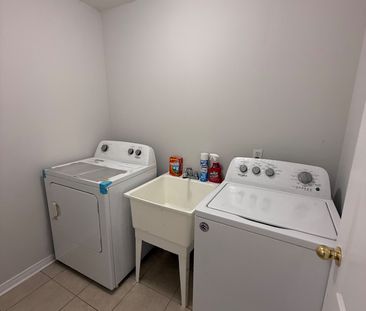 For Lease - 514 Candlestick Circle Unit# Upper, Mississauga, Ontario - Photo 3