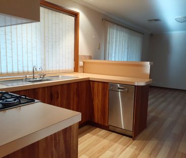 Fabulous Family home in sought after location - Photo 4