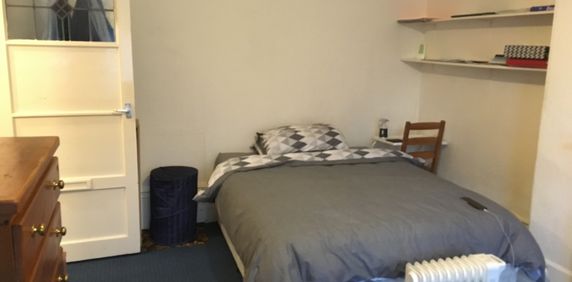 1 Bedroom Studio - Photo 2