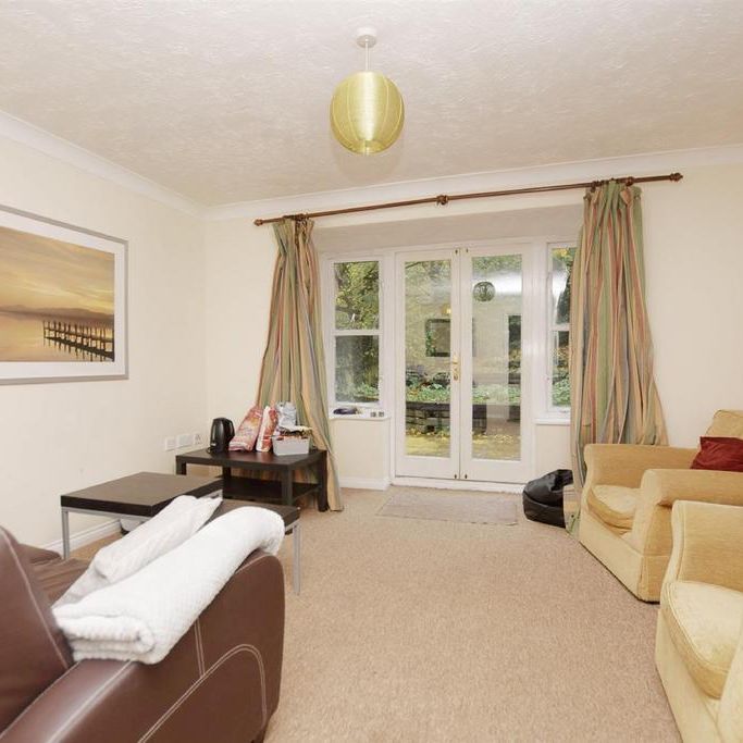 3 bedroom semi-detached house to rent - Photo 1