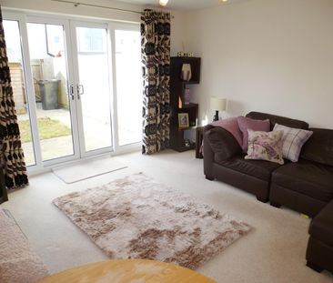 Home Leas Close, Bristol - Photo 2