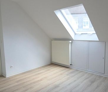 Erstbezug nach komplett Sanierung - Charmante Dachgeschosswohnung in Ohligs - Photo 3