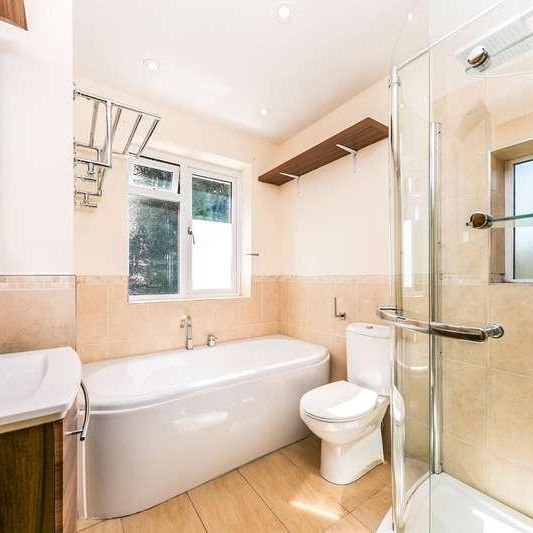 Millmead Area, Guildford, GU2 - Photo 1