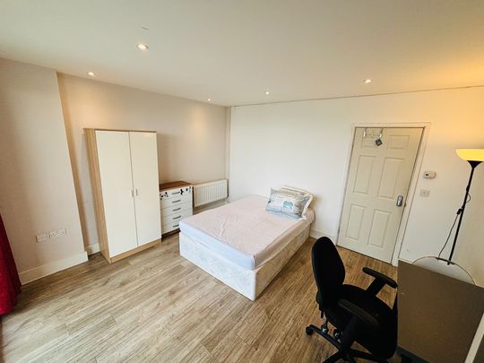 RM3 St. Ives Place | Poplar | London | E14 0HX - Photo 1