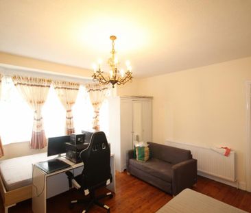 2 bedroom maisonette to rent - Photo 2