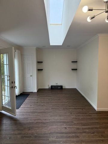 For Lease - 131 Cedar Crest Beach Road Unit# Loft over Boathouse, Clarington, Ontario - Photo 4