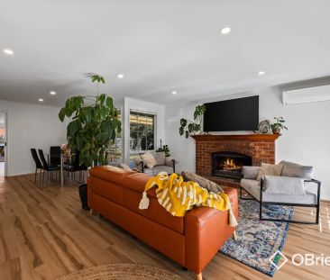 “Spacious Family Living in a Prime Frankston Location” - Photo 5