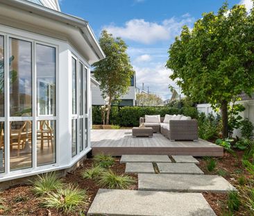 Luxury Living in the Heart of Devonport! - Photo 4