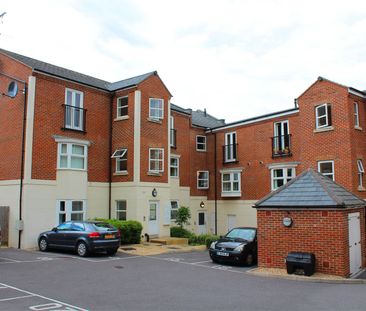Chaucer Court, East Reach, Taunton - Photo 2