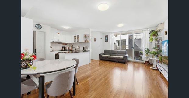 Well-Presented 2-Bedroom Apartment - Photo 1