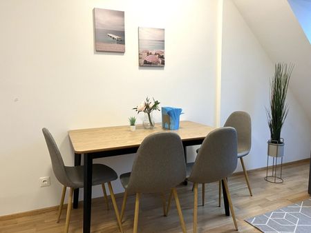 *MÖBLIERTE DG-WOHNUNG* mit herrlichem Balkon und Klimaanlage - Photo 5