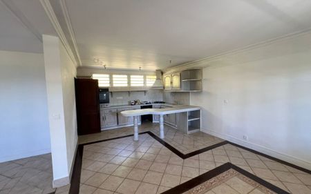 Maison à louer 5 pièces • Saint-Denis - Photo 3