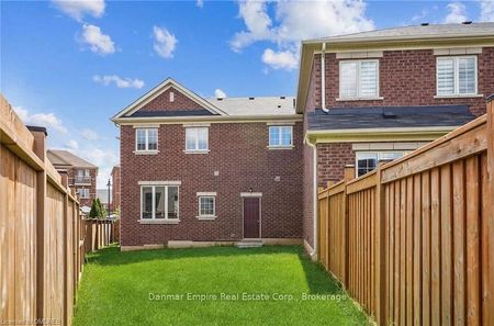 For Lease - 8 Slater Mill Place, Hamilton, Ontario - Photo 2