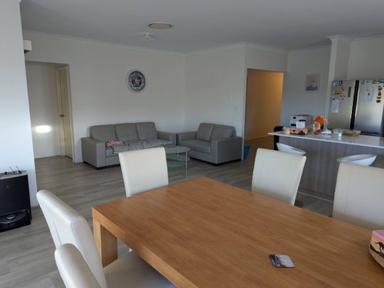 Maddington - Photo 1