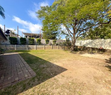 2/14 Jessica Court, Labrador - Photo 4