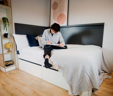 Large Premium En Suite - Photo 5