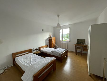 Location Appartement 4 pièces 113m² - Photo 4