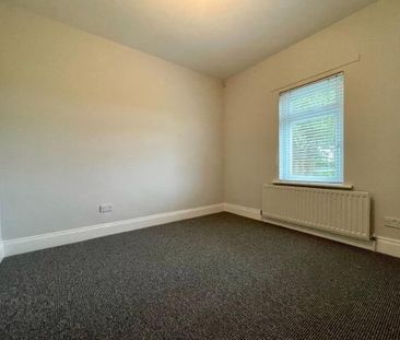 33 Ballinderry Road, Lisburn, BT28 2QS - Photo 4