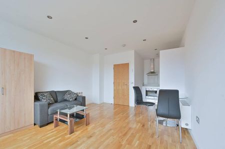 Studio to rent - Photo 2