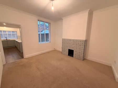 2 bedroom terraced house to rent - Photo 3