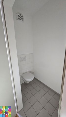 Kleine 2 Zimmerwohnung mit großem Westbalkon und Einbauküche! - Photo 4