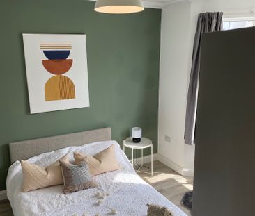 Stunning shared home in Hagden Lane! 198HAG - Room 4 - Photo 4