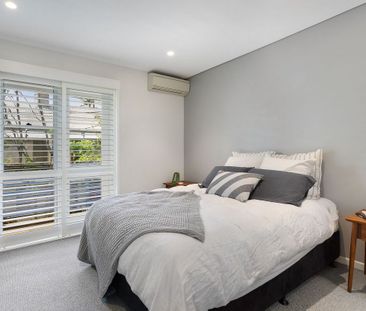 Peaceful 3 bed designer sanctuary of exquisite style & quality - Photo 6