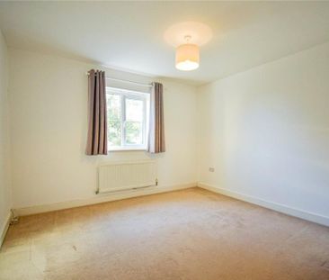 4 bedroom detached house to rent - Photo 4