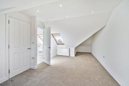 3 bedroom semi-detached house to rent - Photo 2
