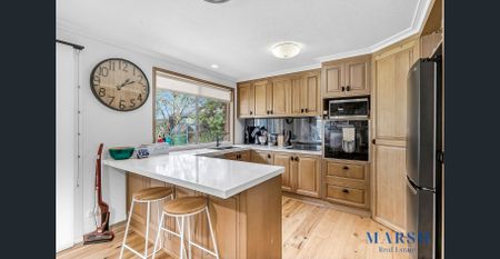 Family Living with Pool and Entertaining in Prime Robina Pocket - Photo 5