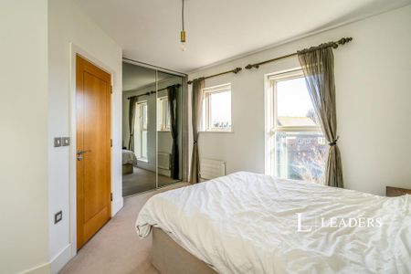 4 bedroom terraced house to rent - Photo 5