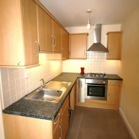 2 bedroom property to rent in Exmouth - Photo 3