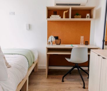 Standard Ensuite (Floors 3-10) - Photo 3