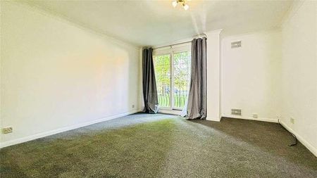 Waters Drive, Staines-upon-thames, Surrey, TW18 - Photo 5