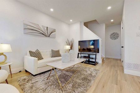 For Lease - 735 New Westminster Drive Unit# 2, Vaughan, Ontario - Photo 2