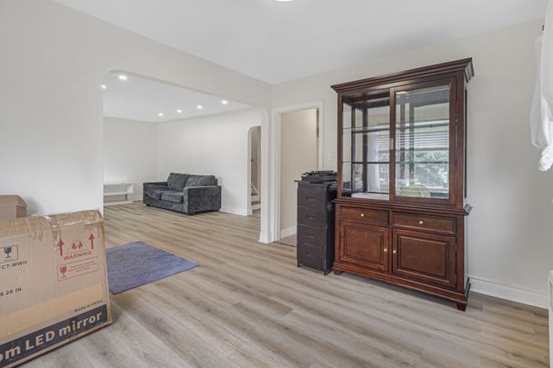 For Lease - 3318 Sinnicks Avenue, Niagara Falls, Ontario - Photo 1