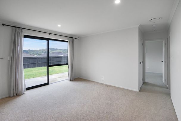 Convenient PÃ…Âkeno Living Ã¢Â€Â“ Close to Motorways & Amenities - Photo 1