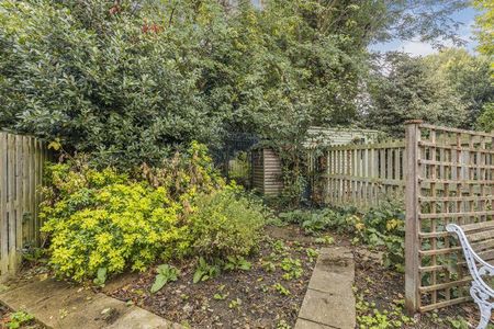 3 bedroom terraced house to rent - Photo 4