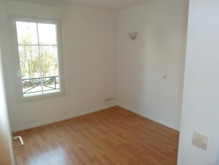 Location Appartement 3 pièces 66m² CARRIERES SOUS POISSY 78955 - Photo 3